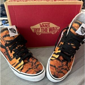 VANS SK8-Hi Tapered Tiger / True White Hi-tops women’s 7.5 like new